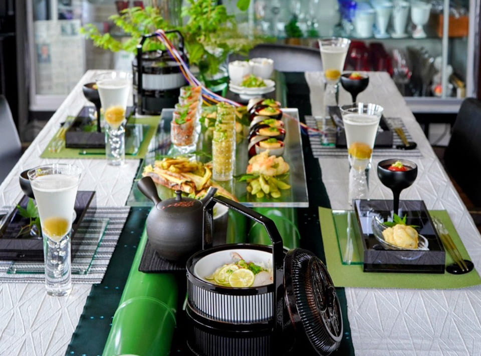 サロンで提供する料理とテーブルコーディネート